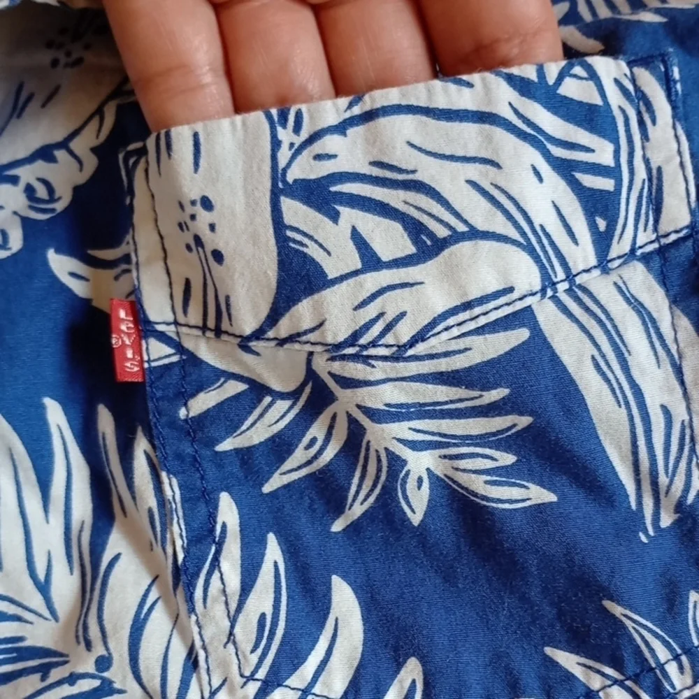 Levis embrace relaxed